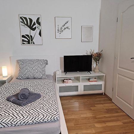 Modern Studio Near Duesseldorf Airport & Messe/Fair เมียร์บุช ภายนอก รูปภาพ